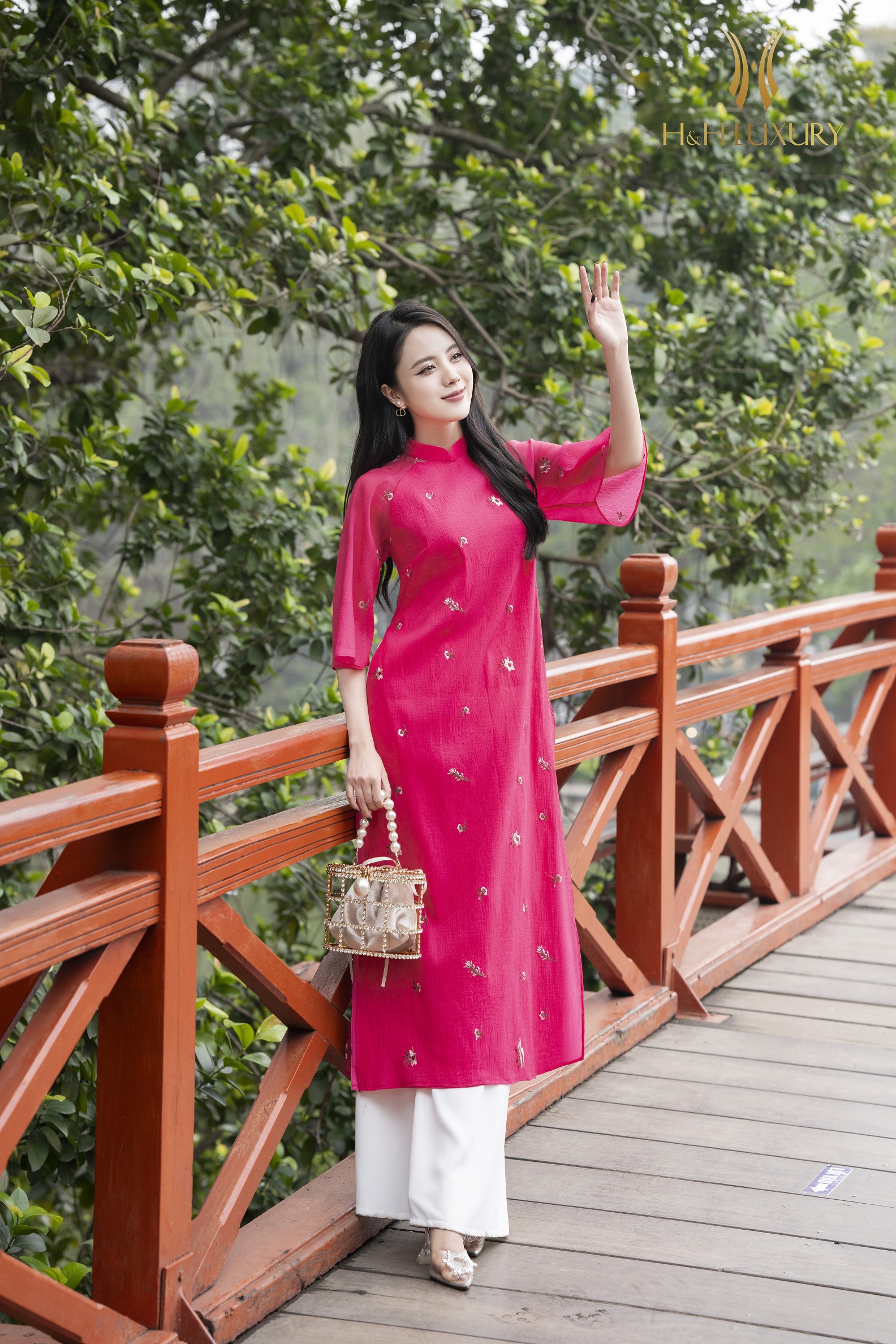 ÁO DÀI TƠ  HỒNG SEN THÊU HOA NHÍ