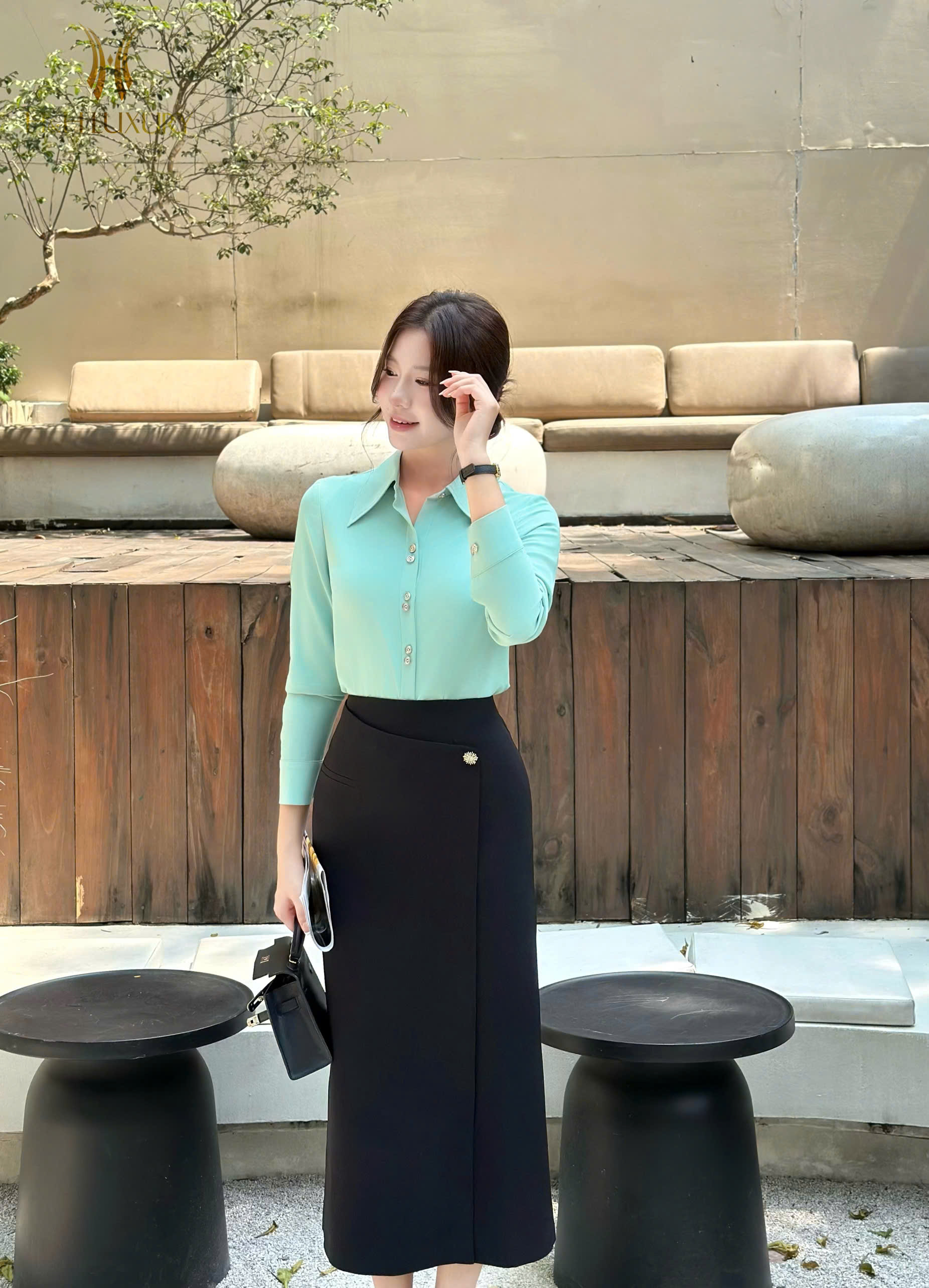 CHÂN VÁY ĐEN TÀ LẬT ĐÍNH CHARM ĐÁ