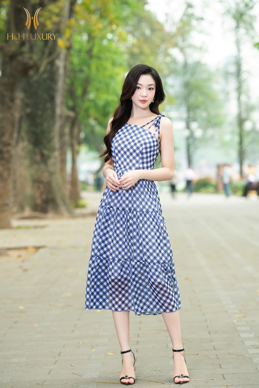 ĐẦM MAXI KẺ XANH 2 DÂY NƠ VAI