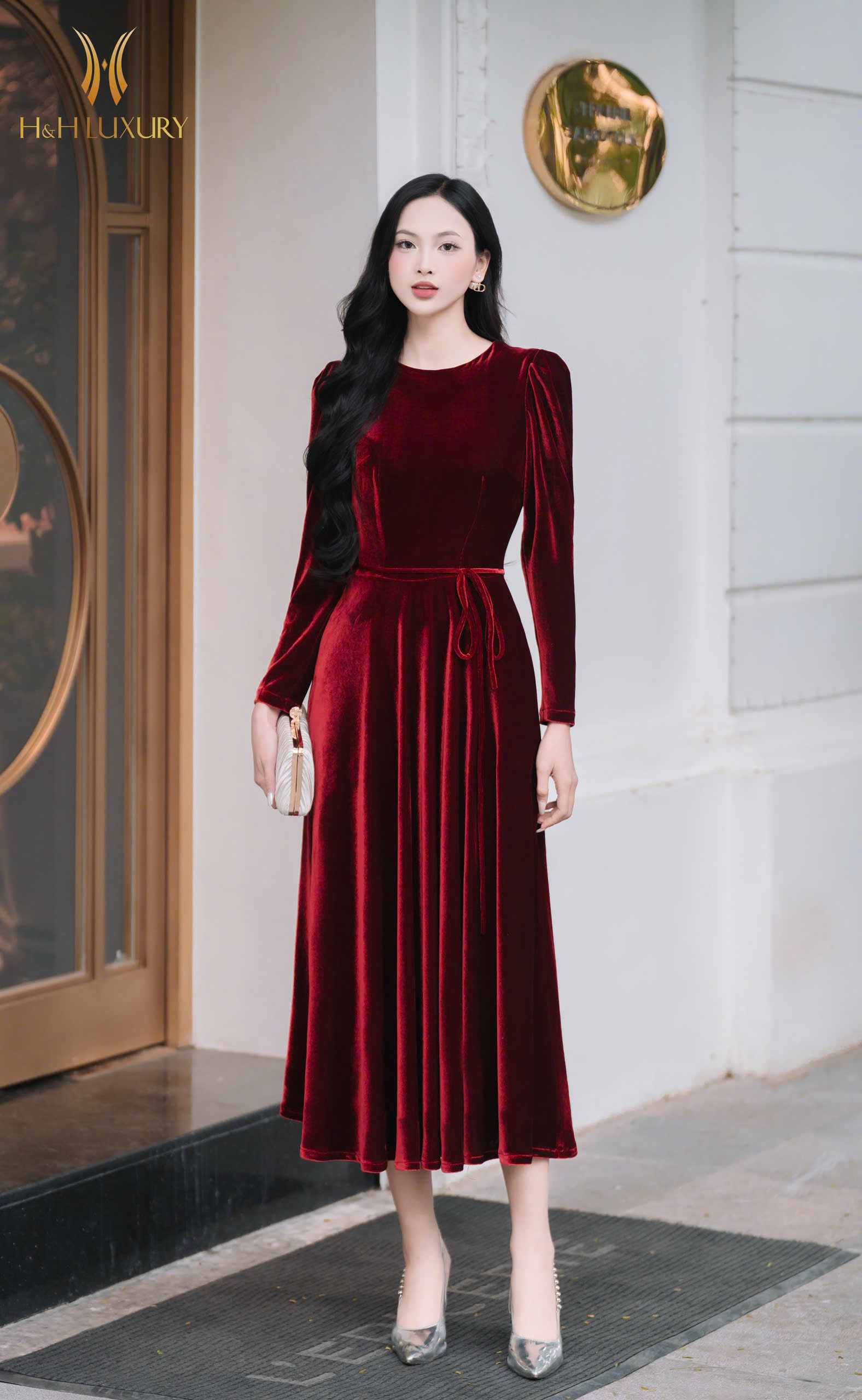 ĐẦM XÒE NHUNG THE ĐỎ ĐÔ