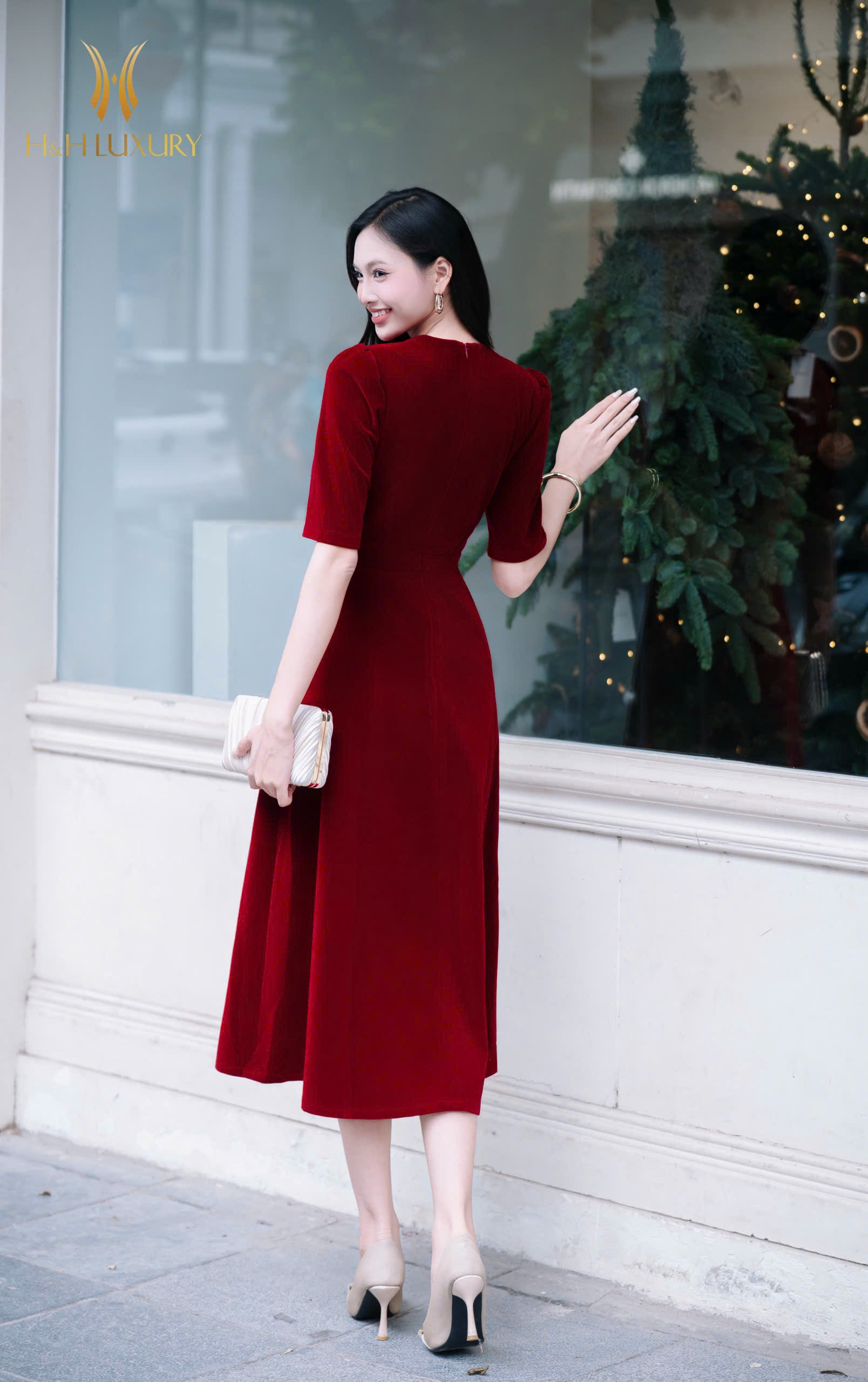 ĐẦM XÒE NHUNG ĐỎ ĐÔ CÚC EO