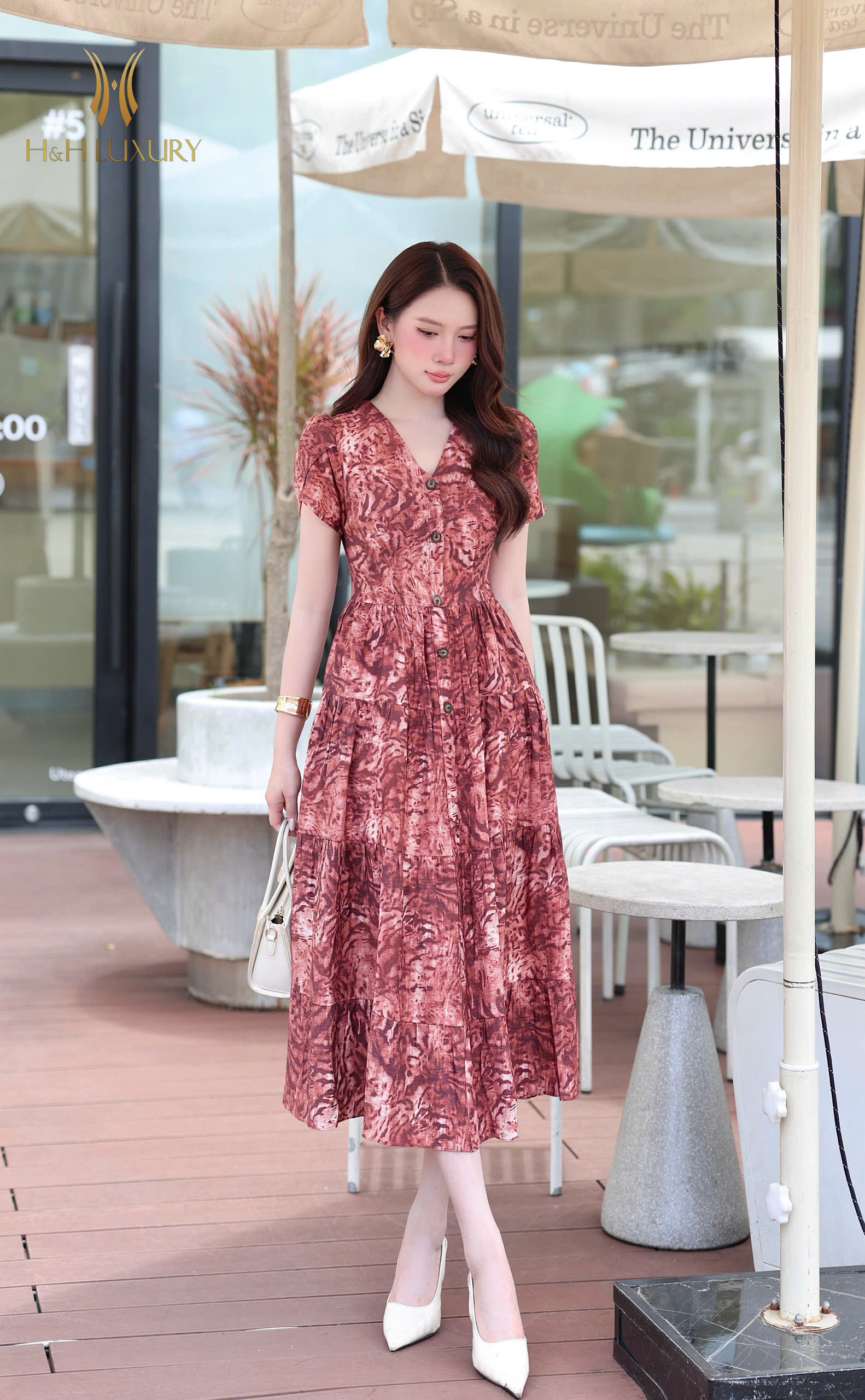 ĐẦM XÒE LINEN NÂU TÂY CỔ V