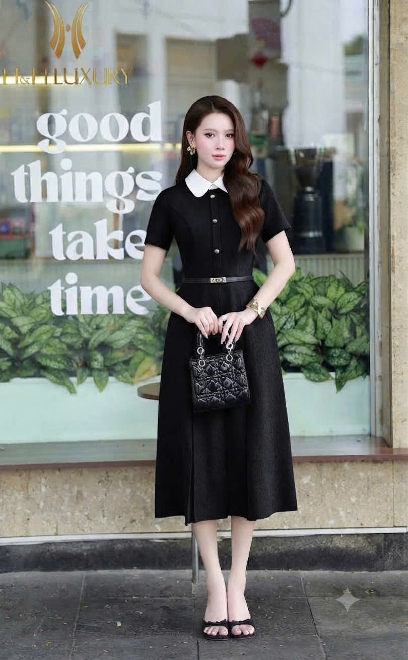ĐẦM XÒE ĐEN PHỐI CỔ TRẮNG