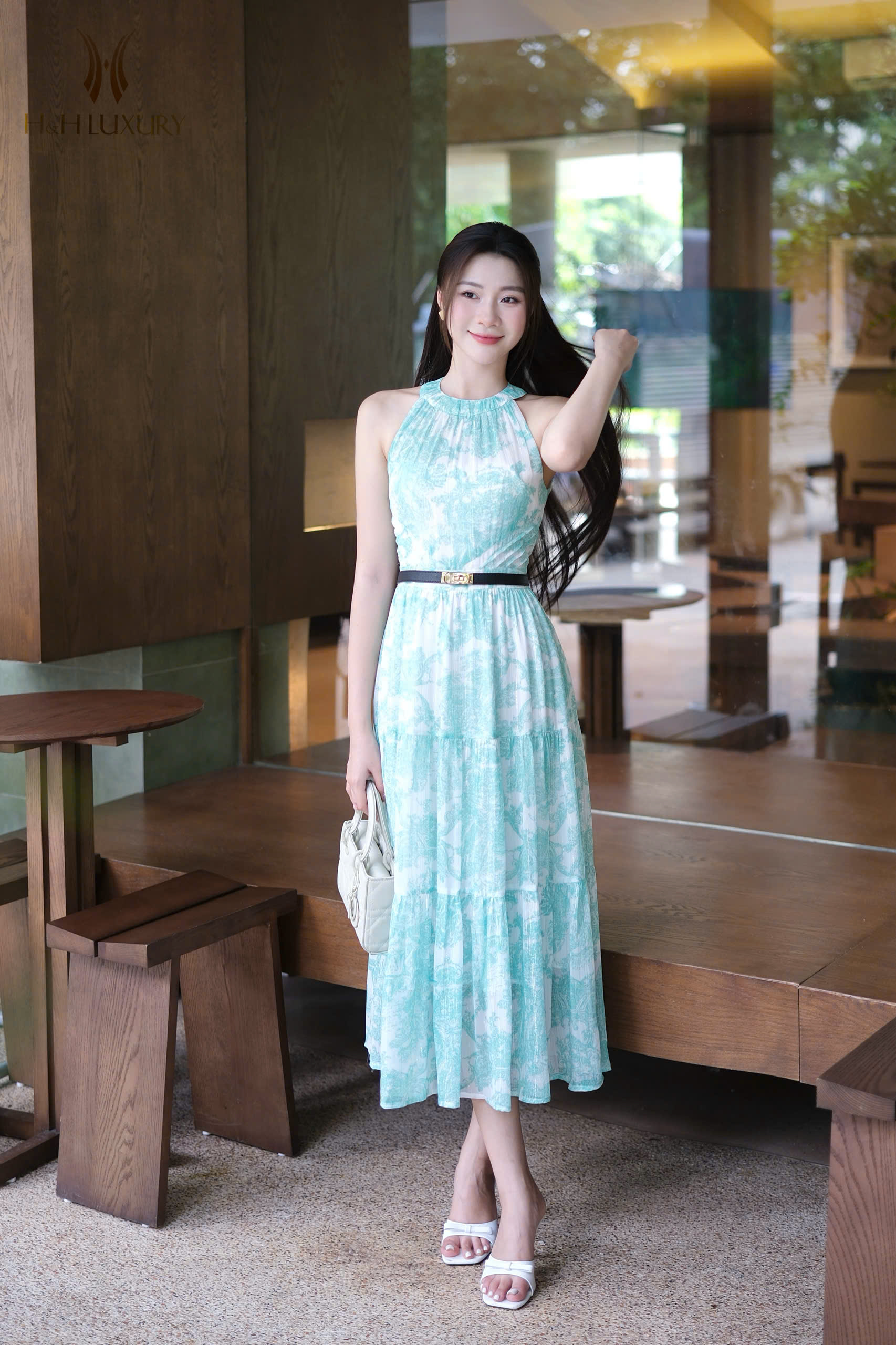 ĐẦM MAXI XANH CỔ YẾM