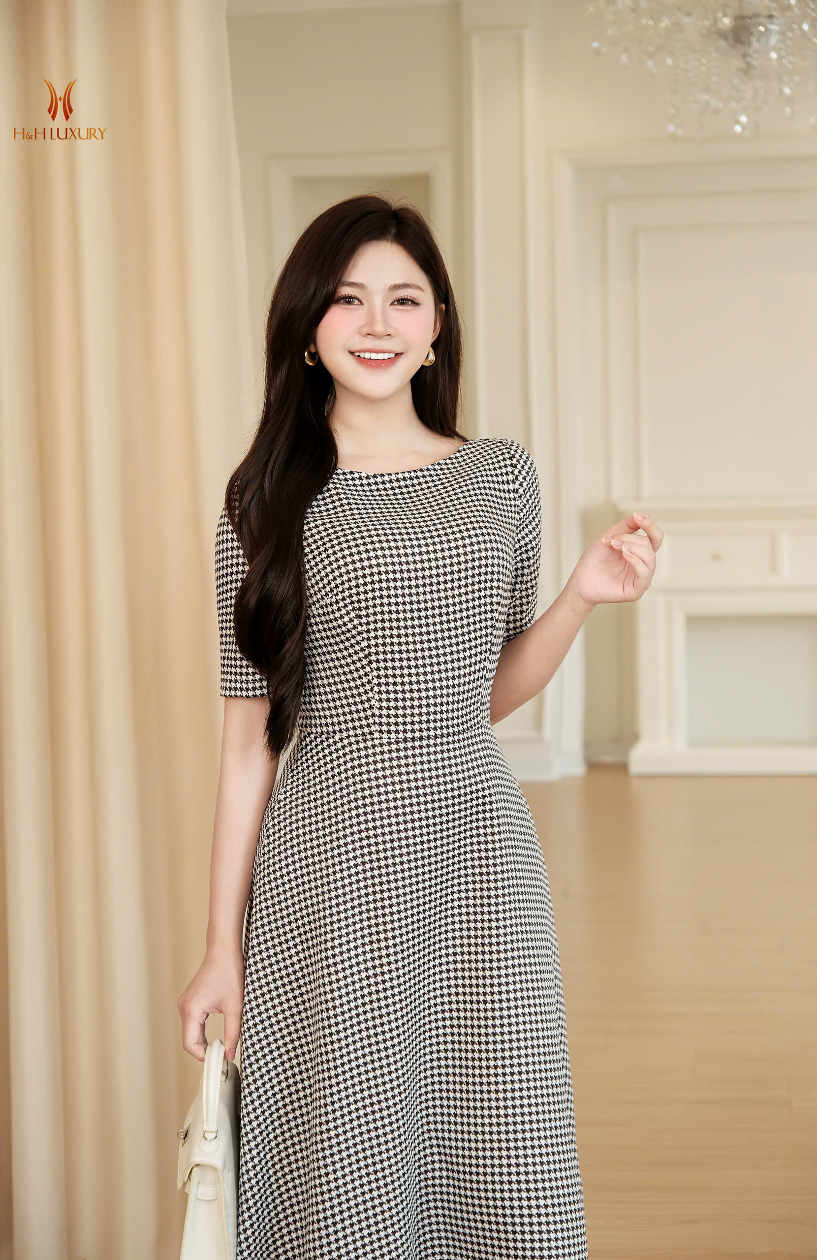 ĐẦM XÒE TECK HÈ CỔ THUYỀN