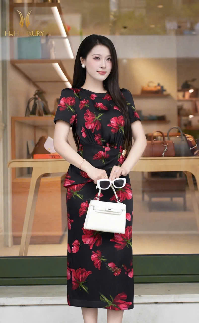 ĐẦM BÚT CHÌ LỤA SUÔNG HOA ĐỎ ĐÔ