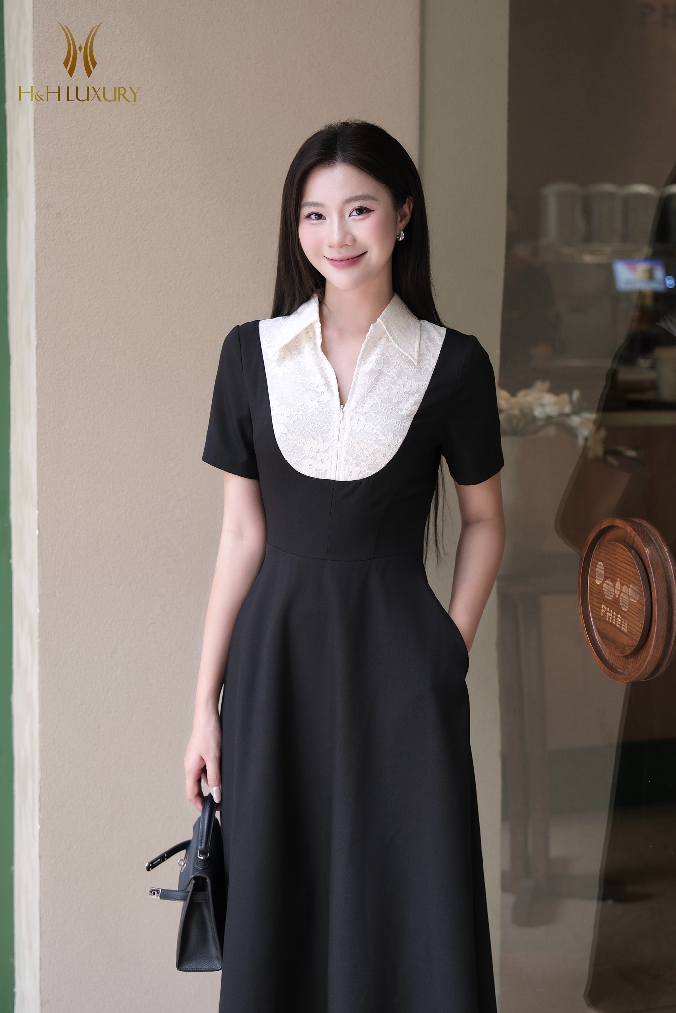 ĐẦM XÒE ĐEN PHỐI REN KEM