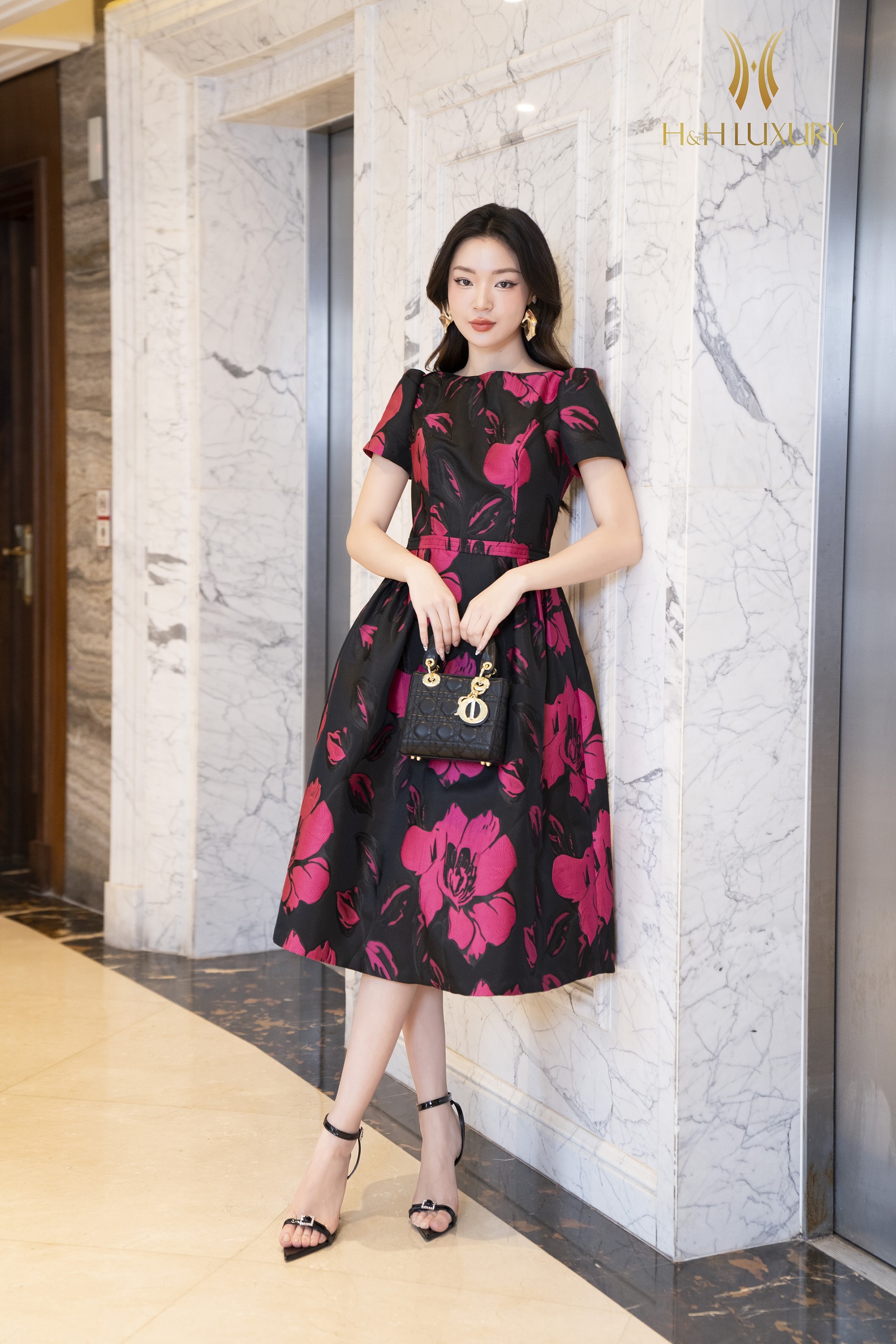 Mã T7198 Giá 470K: Váy Đầm Liền Thân Nữ Haryt Dài Tay Kẻ Caro Hàng Mùa Xuân  Thu Đông Phong Cách Hàn Quốc Kẻ Caro Cổ Chữ V Thời Trang Nữ Chất