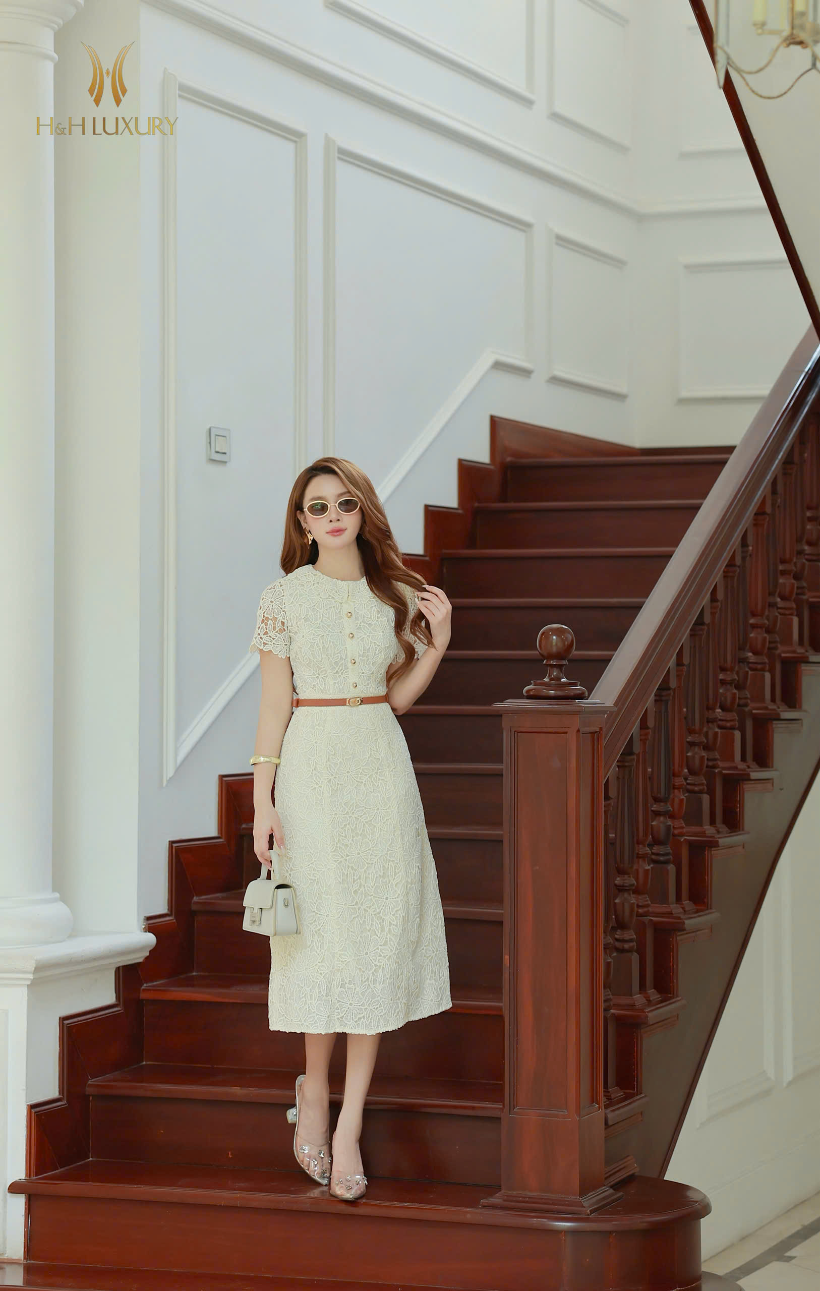 ĐẦM REN KEM ÔM A ĐÍNH CÚC