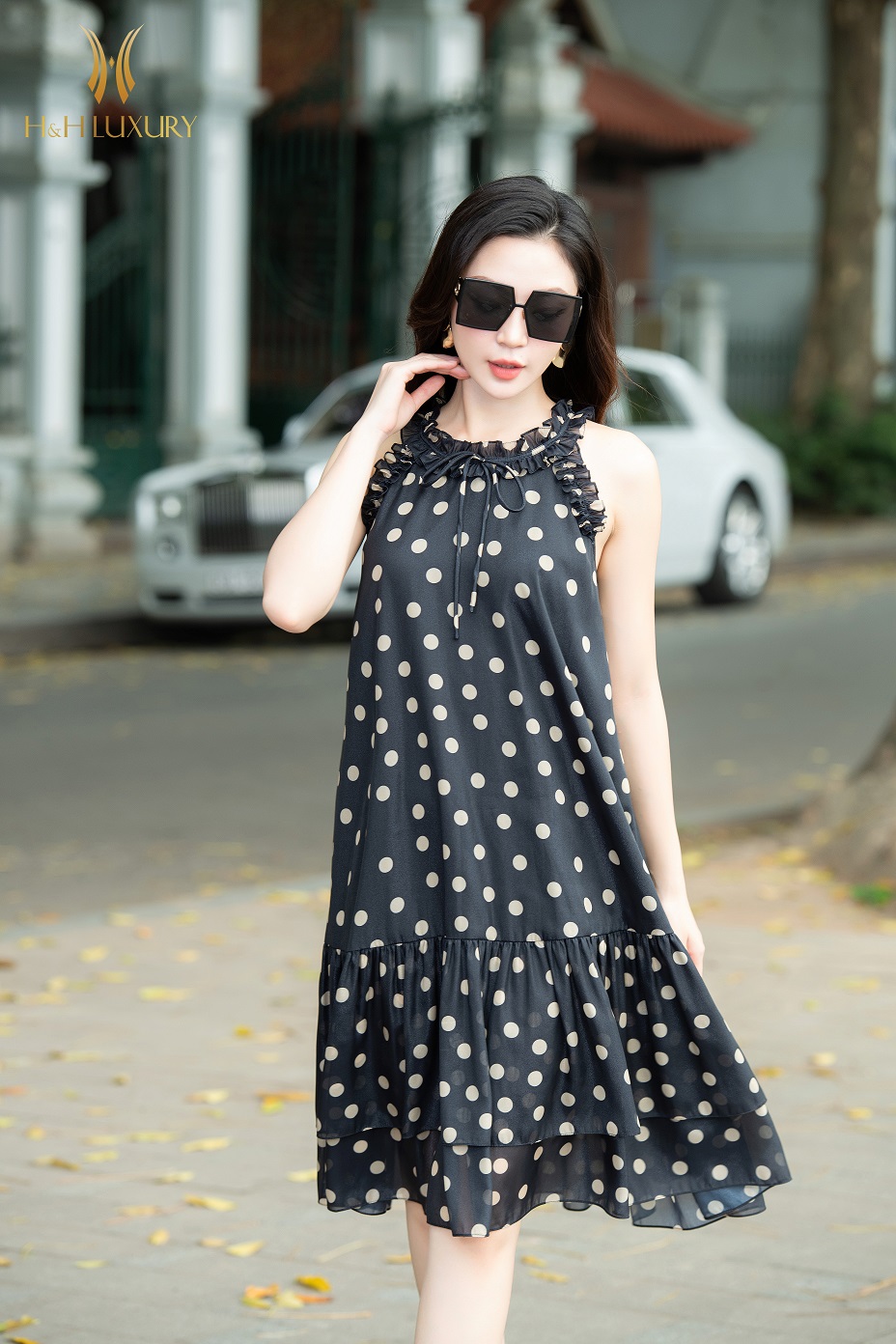 ĐẦM XÒE CHẤM BI CỔ YẾM